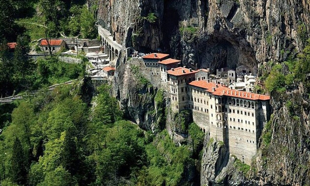 Παναγιά Σουμελά: Η «μάνα» των Ποντίων, ορόσημο για τον Πολιτισμό, τον Ελληνισμό, τη Χριστιανοσύνη