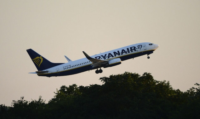 Η Ryanair προειδοποιεί: «Τέλος τα εισιτήρια των 10 ευρώ»