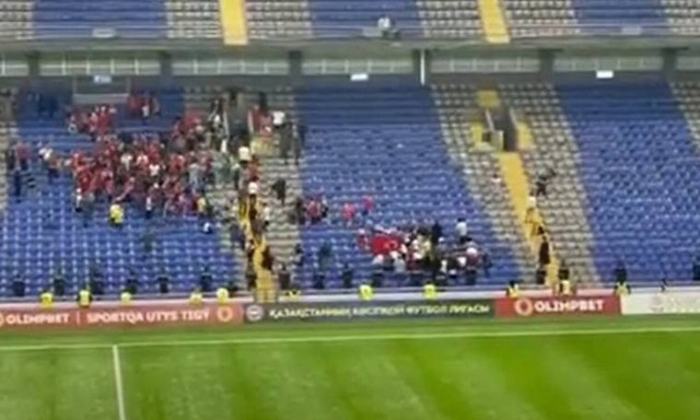 Προκλήσεις στο ματς του ΑΠΟΕΛ: Σήκωσαν σημαίες της Τουρκίας στο Καζακστάν