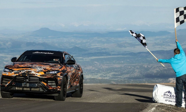 Η Lamborghini Urus είναι η πιο γρήγορη στο Pikes Peak (vid)