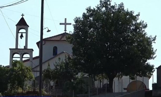 Έγκλημα στην Άρτα: Θρήνος στην κηδεία του 75χρονου που σκότωσε ο γαμπρός του – Άφαντος ο δράστης