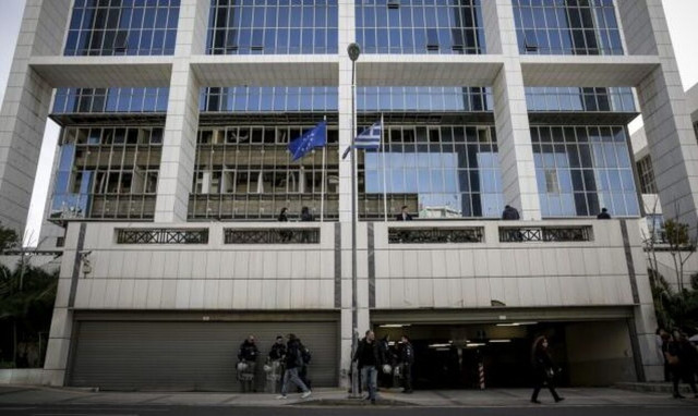 Εφετείο Αθηνών: Βρέθηκαν ναρκωτικά στον 34χρονο που εισέβαλε με το αυτοκίνητο του στο πάρκινγκ