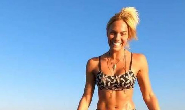 Ιωάννα Μαλέσκου: Το βίντεο μέσα από τη θάλασσα με τον σκύλο της έγινε viral