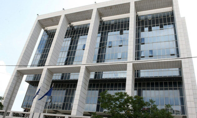 Συναγερμός στο Εφετείο Αθήνων: Άγνωστος εισέβαλε με το αυτοκίνητό του στο πάρκινγκ