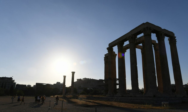 Έπιασαν επ' αυτοφώρο πορτοφολάδες στους Στύλους Ολυμπίου Διός