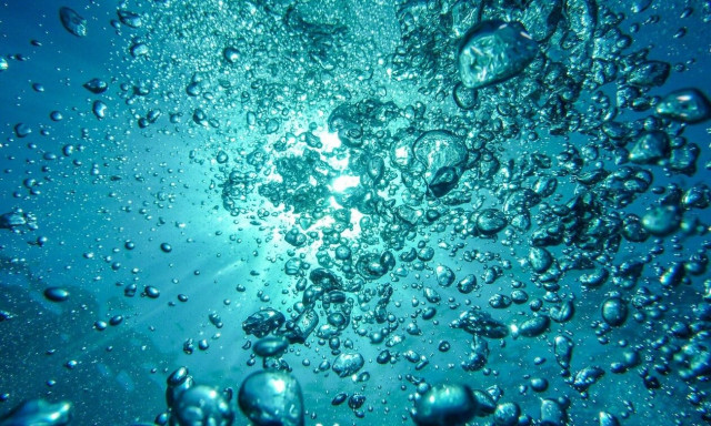 Εύβοια: Τετράχρονος βούτηξε στο Κλιμάκι Πετριών και χτύπησε στο πρόσωπο