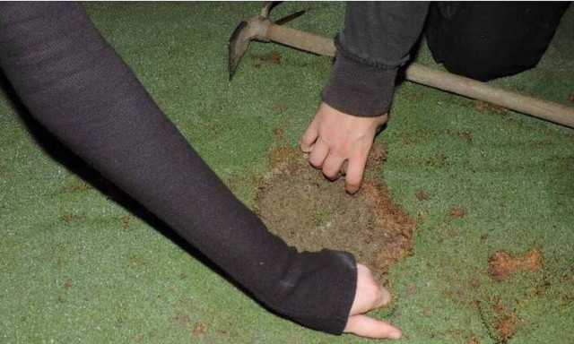 Γαλλία: Ακτιβιστές για το κλίμα τσιμέντωσαν τρύπες του γκολφ - «Πόλεμος» εν μέσω ξηρασίας