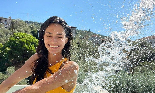 Ηλιάνα Παπαγεωργίου: «Κόλαση» με μικροσκοπικό μπικίνι – Το βίντεο που «ζάλισε» το Instagram