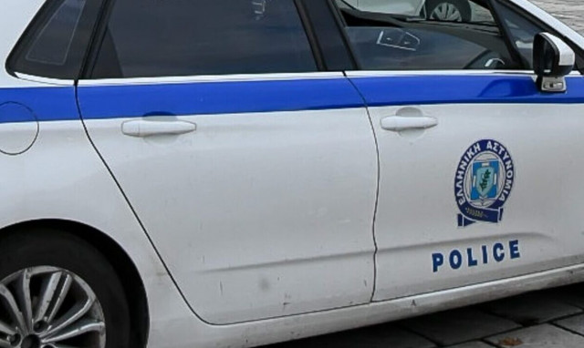 Λαμία: Η κάμερα κατέγραψε τους διαρρήκτες του ζαχαροπλαστείου