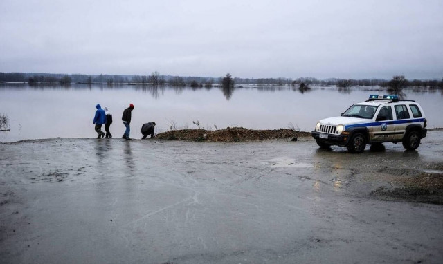 Έβρος: Νέο όργιο αντικρουόμενων πληροφοριών – «Σε ελληνικό έδαφος οι μετανάστες»
