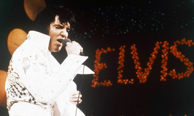 Σαν σήμερα 16 Αυγούστου, πεθαίνει «ο Βασιλιάς» Έλβις Πρίσλεϊ