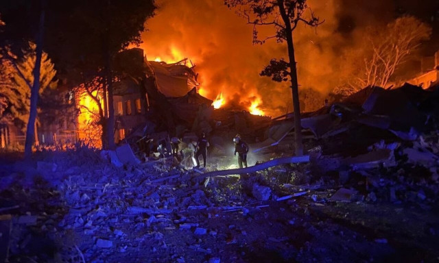 Πόλεμος στην Ουκρανία: Έξι νεκροί και 16 τραυματίες από ρωσικό βομβαρδισμό στο Χάρκοβο (video)