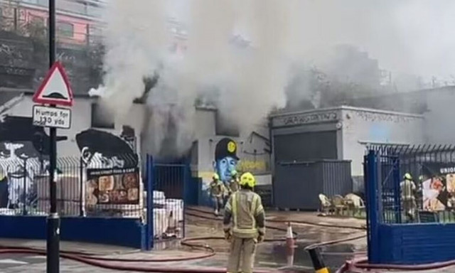 Μεγάλη φωτιά στο Λονδίνο: Έκλεισε ο σταθμός London Bridge