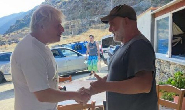 Όταν ο Κώστας Μυλωνάς συνάντησε τον Μπόρις Τζόνσον - «Απλός άνθρωπος, ήπιαμε τα ουζάκια μας»