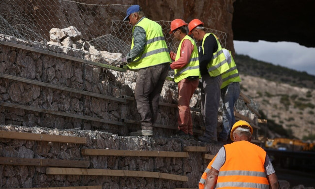 Κατώτατος μισθός: «Ψήνεται» η τρίτη αύξηση – Τι θα κερδίσουν οι εργαζόμενοι