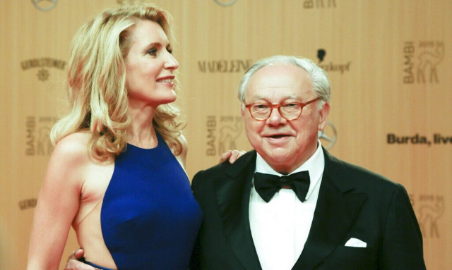 Διαζύγιο και για τον «Γερμανό Μέρντοχ» από την κατά 27 χρόνια νεότερη σύζυγό του