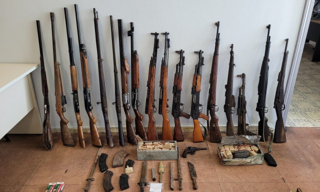 Ιωάννινα: Βαρύς οπλισμός και χασισοφυτεία εντοπίστηκαν μετά από αστυνομική επιχείρηση