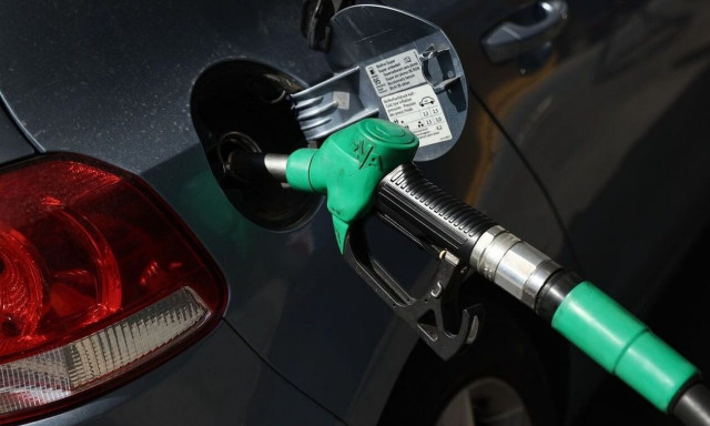 Οι Έλληνες ξοδεύουν το 13% του μισθού τους ετησίως σε καύσιμα