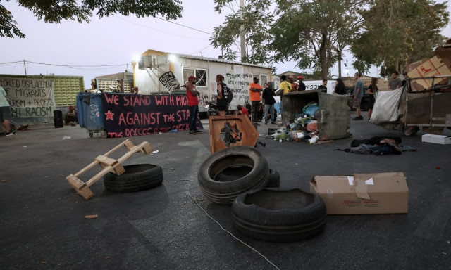 Ελαιώνας: Επεισόδια έξω από τη δομή φιλοξενίας προσφύγων – Προσαγωγές από την ΕΛΑΣ