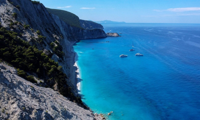 Λευκάδα: Εντυπωσιακές εικόνες από τον «κρυμμένο παράδεισο» στον Άγιο Νικήτα