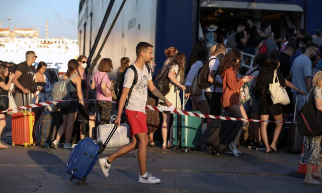 Κορονοϊός - «Καμπανάκι» από ειδικούς: Ασυμπτωματικά πολλά από τα κρούσματα - Προσοχή στις επαφές