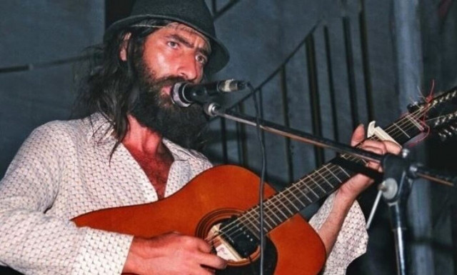 Νικόλας Άσιμος: Ο κομήτης μόνος απέναντι στον μηχανισμό