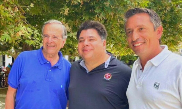 Στη Μεσσηνία για διακοπές ο Τζορτζ Τσούνης - Συνάντηση με Αντώνη Σαμαρά