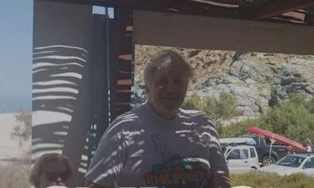 Μπόρις Τζόνσον: Με φιλοδώρημα 50 ευρώ το «αντίο» στην Κάρυστο