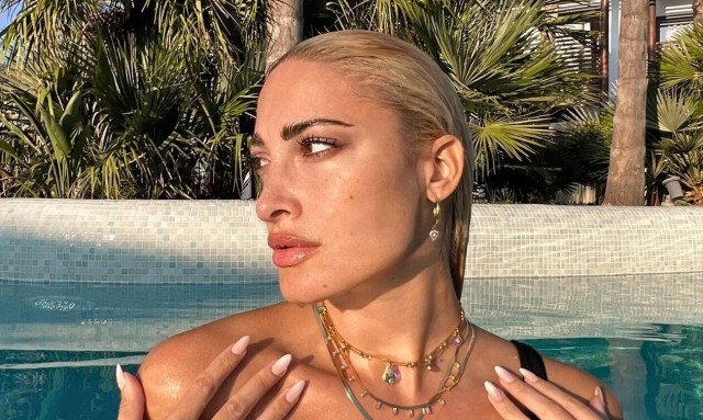 Ιωάννα Τούνη: Έξαλλη με τους «ξερόλες του Insta» για το σούσι και την εγκυμοσύνη της