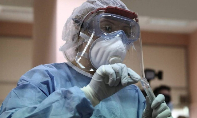 Κορονοϊός: Αγωνία για τη μετάλλαξη «Κένταυρος» στην Ελλάδα - Προβληματισμός για τα σχολεία