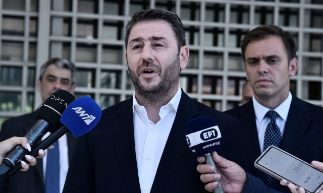 ΠΑΣΟΚ-ΚΙΝΑΛ: Για ποιους ζητά να καταθέσουν στην Επιτροπή της Βουλής σχετικά με τις παρακολουθήσεις