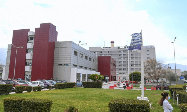 Άρτα: Με βαριά κρανιοεγκεφαλική κάκωση ο 4χρονος που τραυματίστηκε όταν έπεσε στο σπίτι του