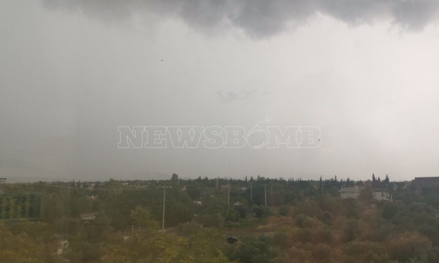 Καιρός: Καταιγίδα αυτή την ώρα στην Αττική - Πού θα «χτυπήσουν» τα φαινόμενα τις επόμενες ώρες