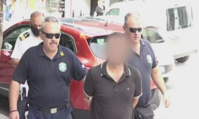 Κόρινθος: Συγκλονίζει ο ψαροντουφεκάς - Η 6χρονη πνιγόταν και ο πατέρας έψαχνε να φορτίσει το κινητό