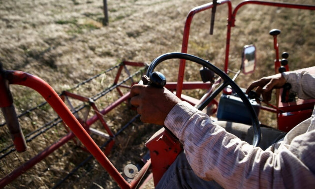 ΥΠΑΑΤ: Στα 106,8 εκατ. ευρώ τα έργα αγροτικής οδοποιίας (Πίνακας με αιτήσεις)