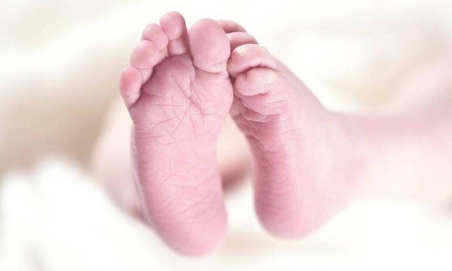 Απίστευτο περιστατικό στη Λάρισα: Μπέρδεψαν μωρά σε μαιευτήριο – Περιπέτεια για 2 οικογένειες