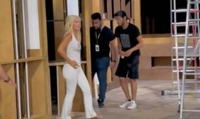 Ελένη Μενεγάκη: Το βίντεο λίγο πριν την πρεμιέρα της - «Πόσο χαρούμενη που βρίσκομαι πάλι εδώ»