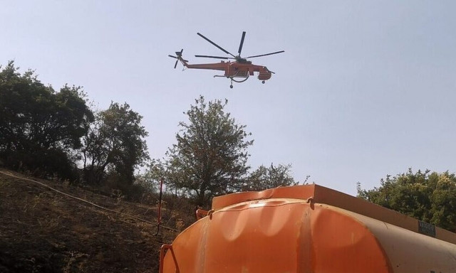 Φωτιά τώρα στο Λαύριο