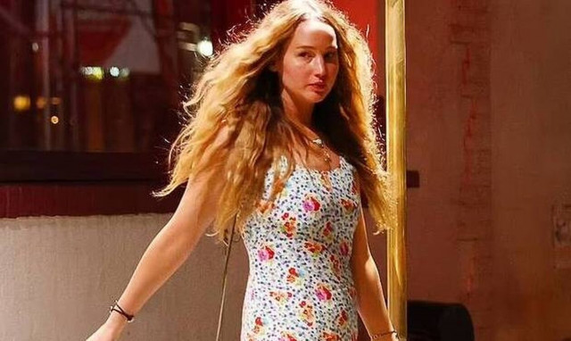 Τζένιφερ Λόρενς: Εντυπωσίασε στη πρώτη της εμφάνιση μετά τη γέννα – Σε έξοδο με τον σύζυγό της