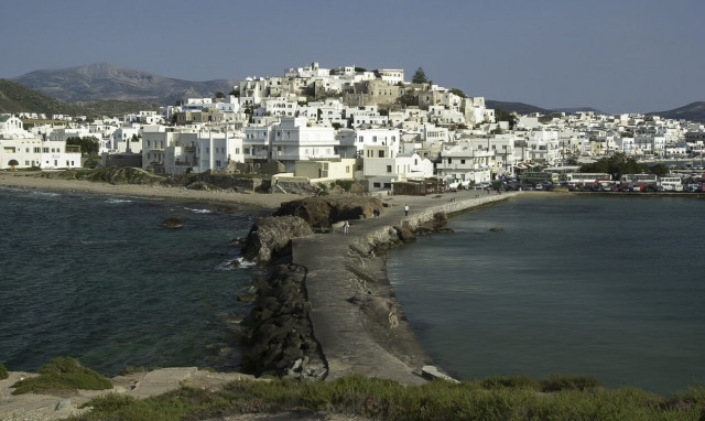 Νεκρή 36χρονη σε πισίνα στη Νάξο: Δύο συλλήψεις από την ΕΛ.ΑΣ.