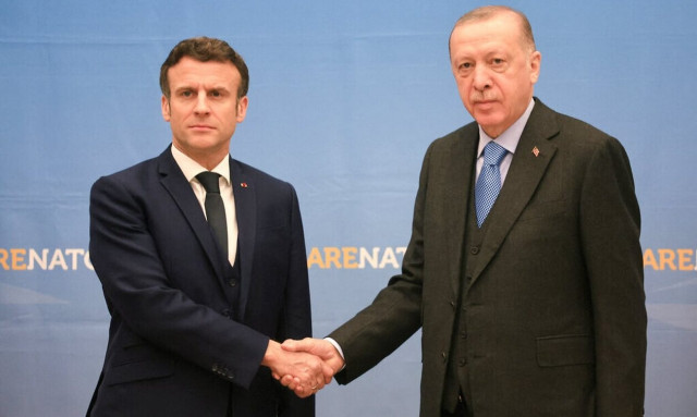 Οργή της Άγκυρας για τις δηλώσεις Μακρόν: «Απαράδεκτα» και «ασύνετα» όσα είπε ο Γάλλος πρόεδρος