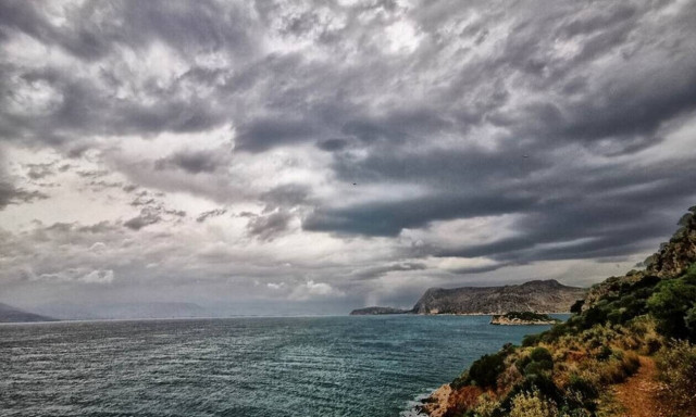 Καιρός: Ανεβαίνει και άλλο η θερμοκρασία - Πού αναμένονται σποραδικές καταιγίδες