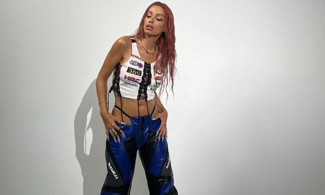 Ελένη Φουρέιρα: Ποζάρει χωρίς ίχνος μακιγιάζ και «κόβει» την ανάσα (photos)