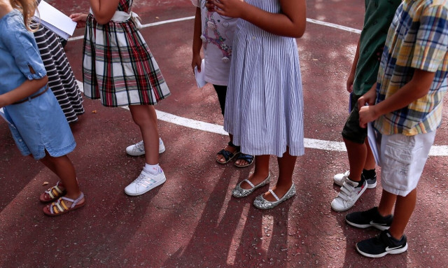 Σχολεία: Θα ανοίξουν με τα ηπιότερα δυνατά μέτρα – Η απάντηση Κεραμέως για την καραντίνα