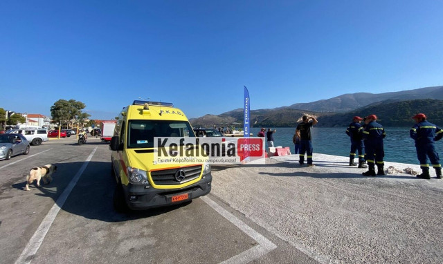 Κεφαλονιά: Συναγερμός για αυτοκίνητο που έπεσε στο λιμάνι - Απεγκλωβίστηκε ο οδηγός