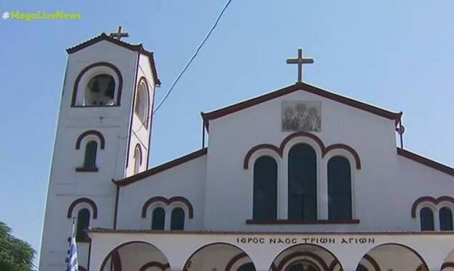 Χαλκιδική: Ράγισαν και οι πέτρες στην κηδεία του 15χρονου που πνίγηκε στη θάλασσα