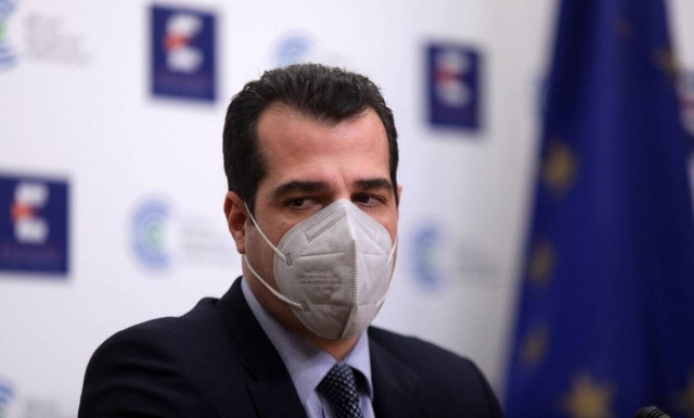 Πλεύρης: Οι μάσκες να παραμείνουν ως σύσταση στα σχολεία - Θα γίνονται στοχευμένα τεστ