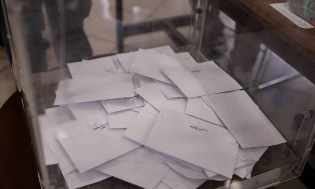 Δημοσκόπηση Interview: Πού διαμορφώνεται η διαφορά ανάμεσα σε ΝΔ και ΣΥΡΙΖΑ