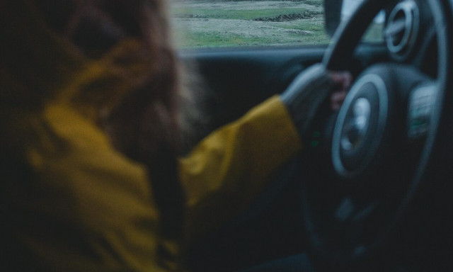 Πάτρα: 15χρονη έκλεψε αυτοκίνητο, το έβαλε μπροστά και «έκοβε» βόλτες στο κέντρο της πόλης