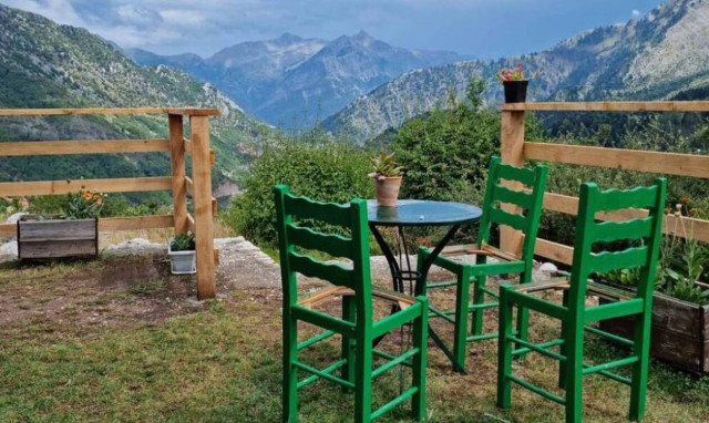 Κρήτη: «Οι διακοπές στο χωριό στο τέλος της άδειας είναι οι ΠΡΑΓΜΑΤΙΚΕΣ διακοπές»